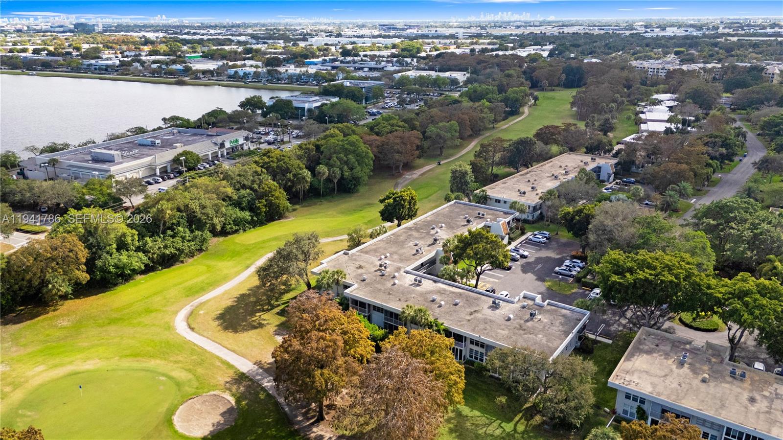 NO 83 PALM-AIRE COUNTRY C - Residential