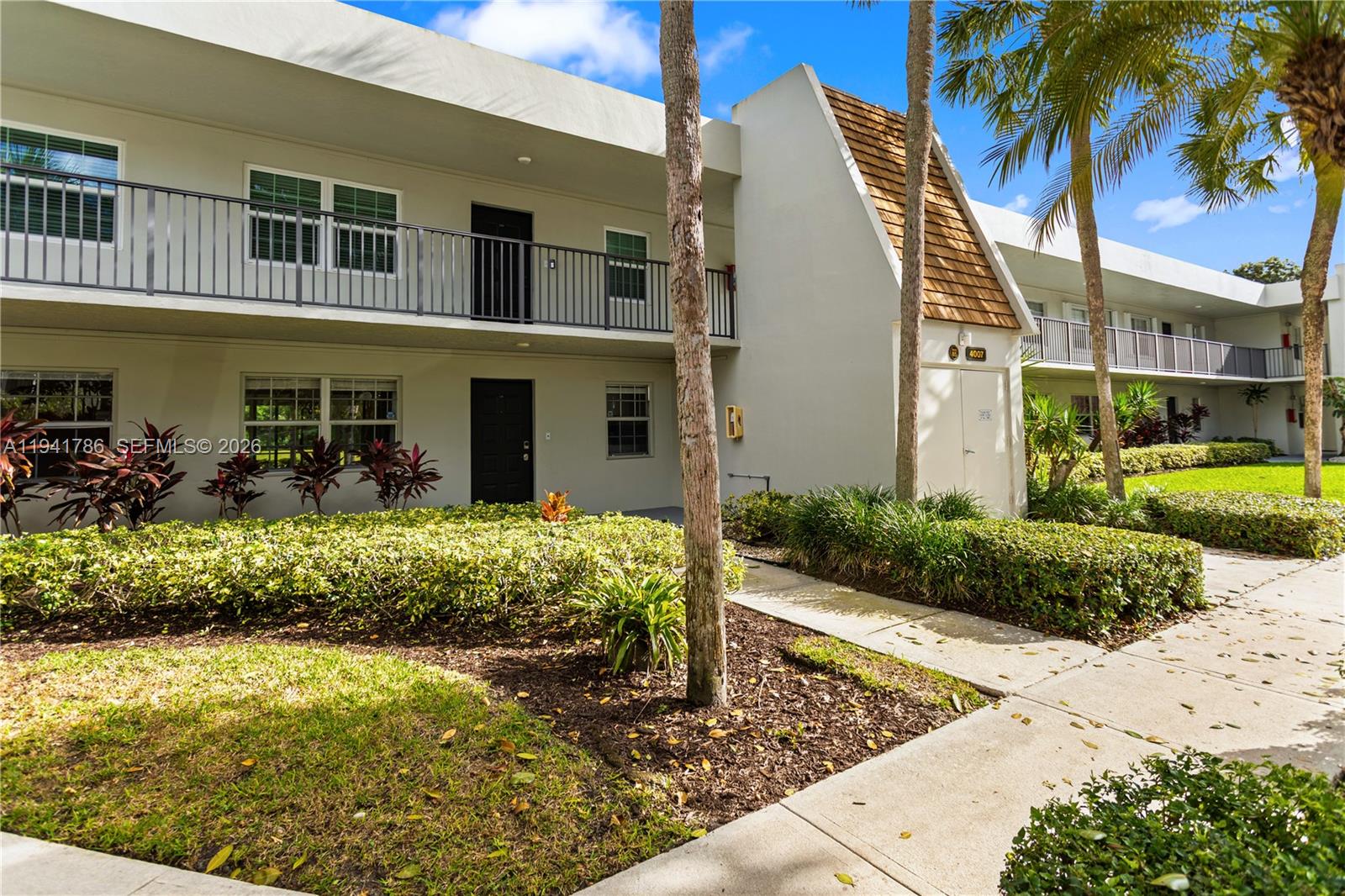 NO 83 PALM-AIRE COUNTRY C - Residential