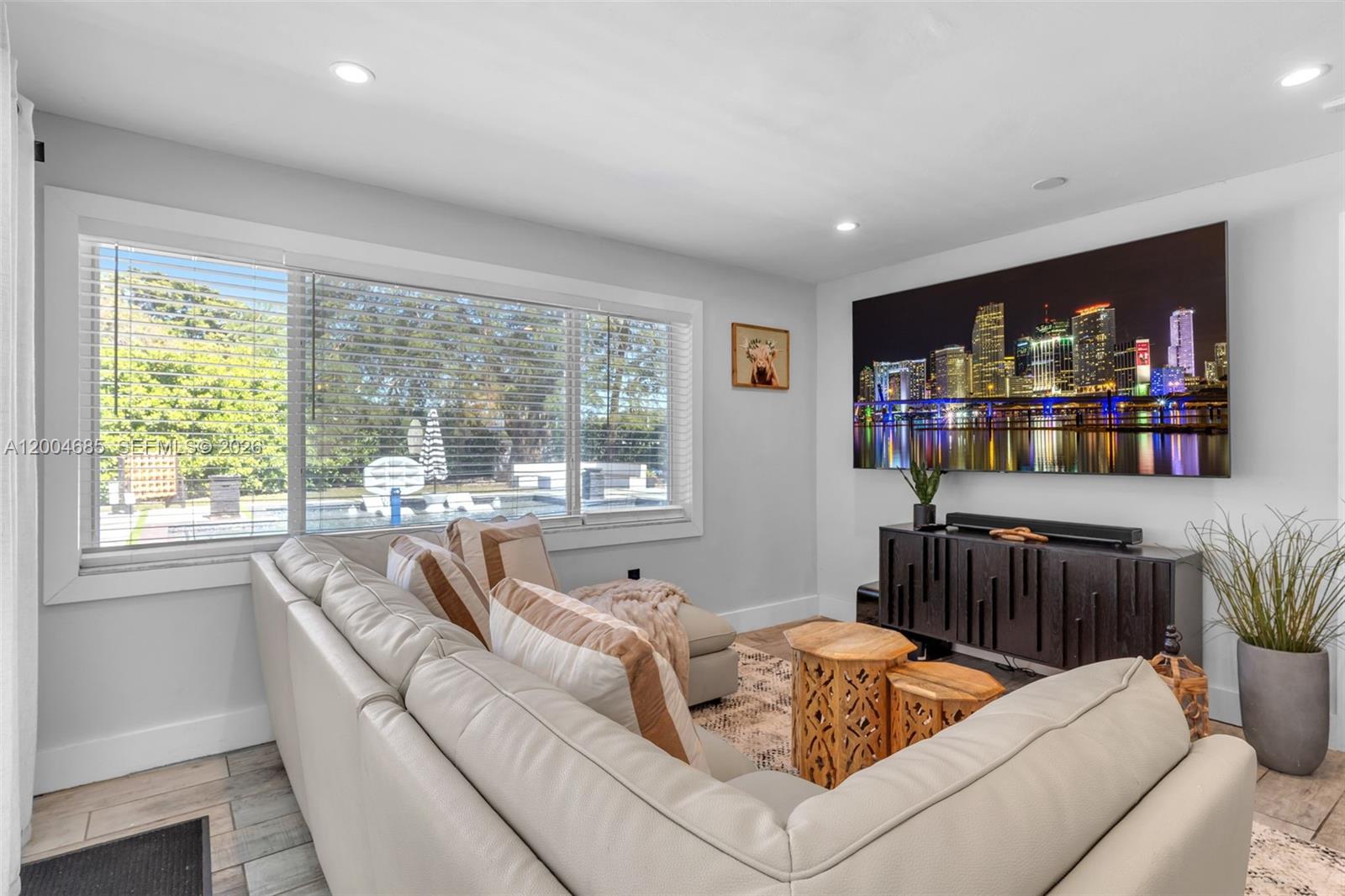 KENDALE LAKES SEC 4 - Residential