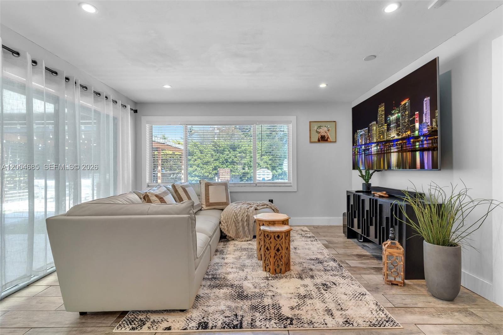 KENDALE LAKES SEC 4 - Residential