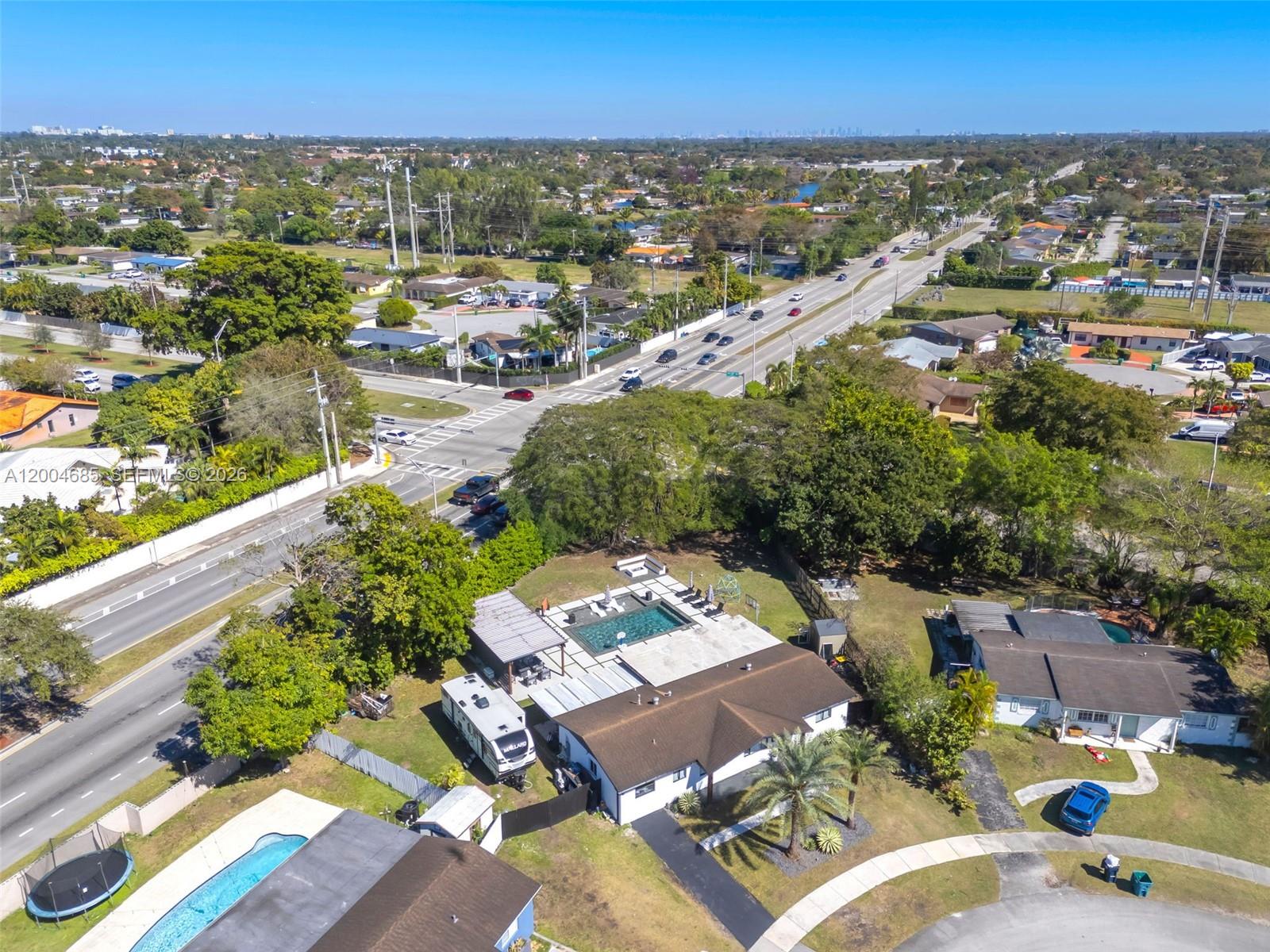 KENDALE LAKES SEC 4 - Residential