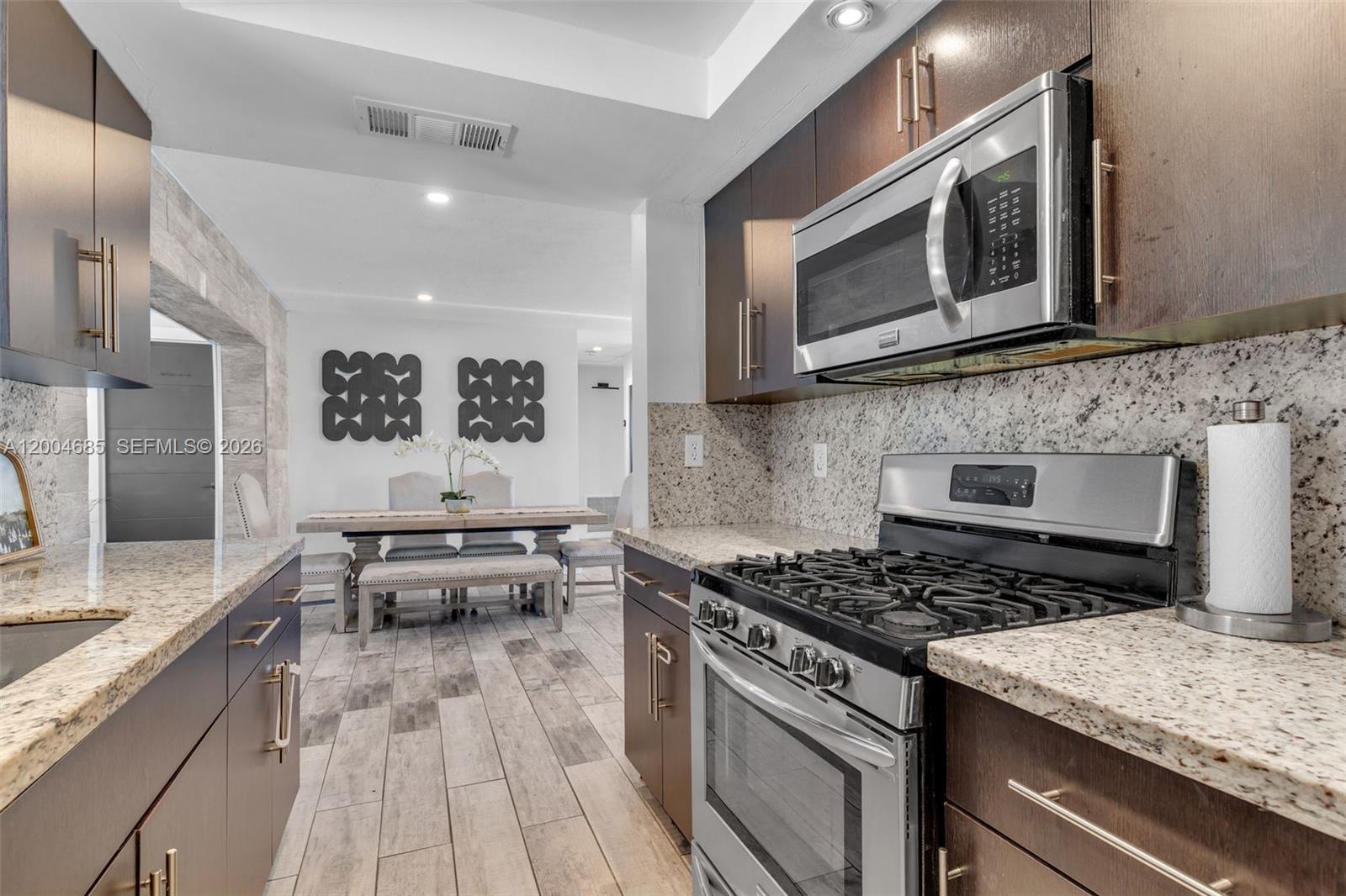 KENDALE LAKES SEC 4 - Residential