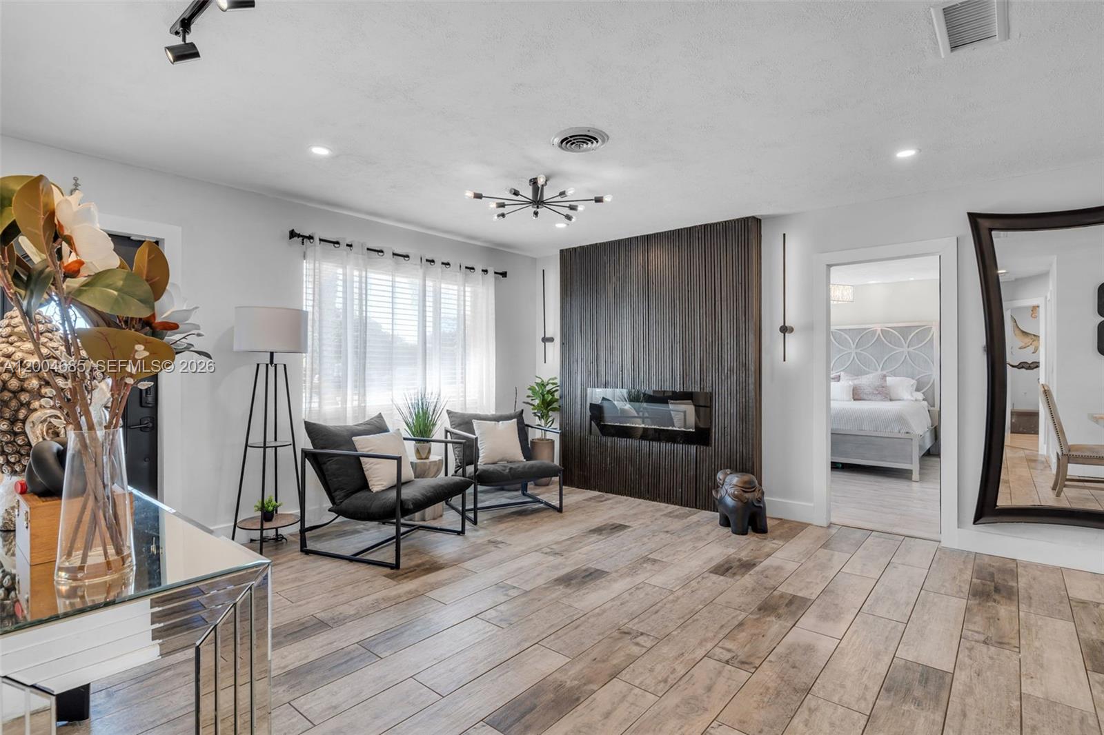 KENDALE LAKES SEC 4 - Residential