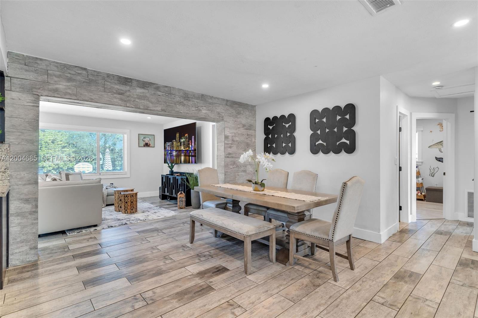 KENDALE LAKES SEC 4 - Residential