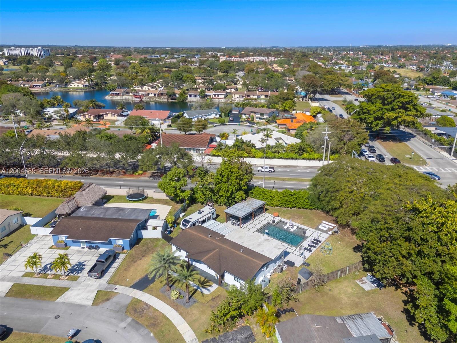 KENDALE LAKES SEC 4 - Residential