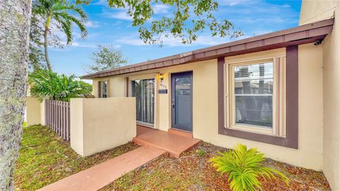 11959 SW 110th St Cir S Miami FL 33186