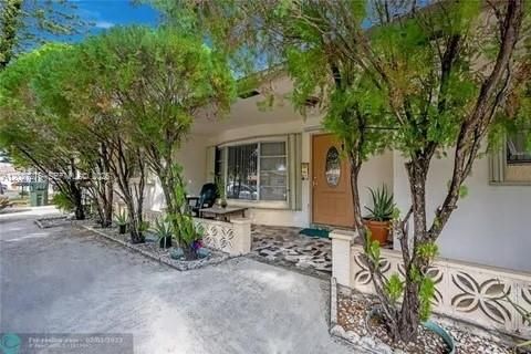 Photo of 1109 NE 4th Ct, Hallandale Beach, FL 33009 (MLS # A12027276)