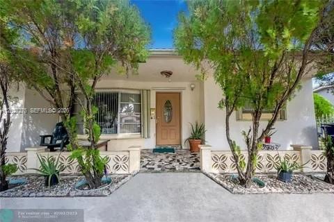 1109 NE 4th Ct