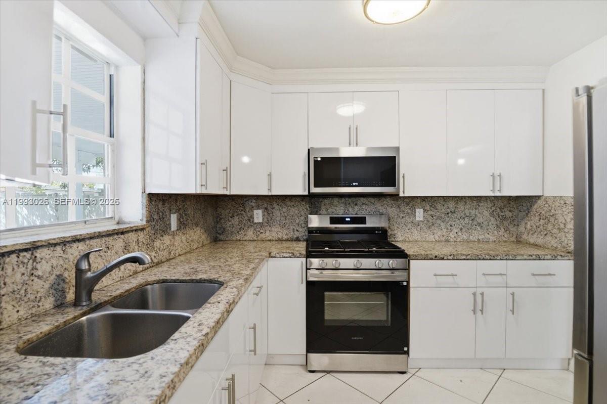 PALM LAKES SEC 2 - Residential