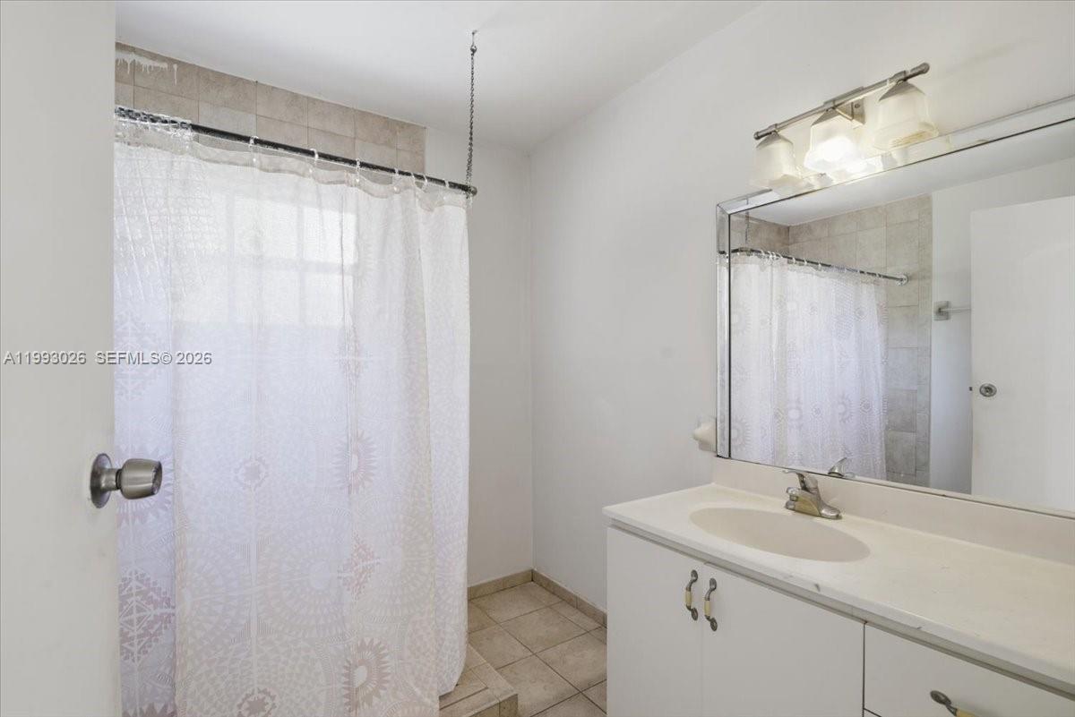 PALM LAKES SEC 2 - Residential