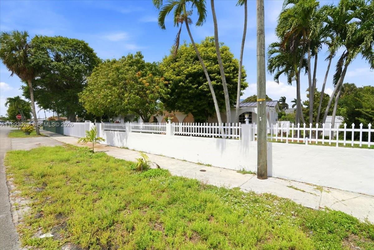 PALM LAKES SEC 2 - Residential