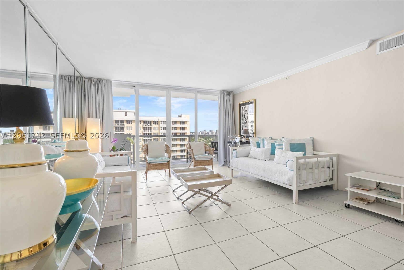 5601 Collins Ave 1515