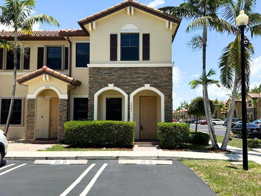 BEAUTIFUL TWO-STORY LUXURY CORNER VILLA IN THE HEART OF HOMESTEAD FOR RENT WITH A GREAT & SPACIOUS 3 BEDS 2.5 BATHS, GREAT SIZE PRIMARY BEDROOM WITH LARGE WALK-IN CLOSET, PRIMARY BATH WITH VANITY SINK AND SHOWER. GREAT SIZE FENCED PATIO WITH STORAGE ROOM. PROPERTY IN GREAT CONDITION. RESIDENTS ENJOY THE ARRAY OF AMENITIES OFFERED AT THE GRAND LAKEFRONT CLUBHOUSE NEARBY SHOPPING, DINING, SCHOOLS AND ENTERTAINMENTS. GREAT OPPORTUNITY TO OWN YOUR DREAM HOME OR FOR INVESTORS TO RECEIVE GREAT ROI WITH AN EXCELLENT TENANT IN PLACE. HURRY! THIS ONE WON'T LAST!