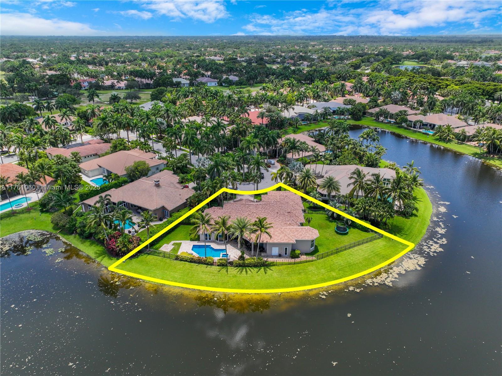 2458 Provence Ct, Weston, Broward County, Florida - 6 Bedrooms  
7 Bathrooms - 