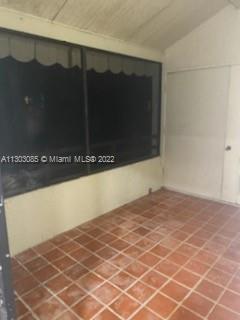 QUATRAINE CONDO - Residential