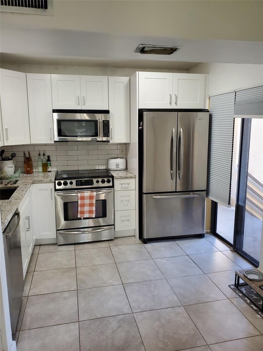 QUATRAINE CONDO - Residential