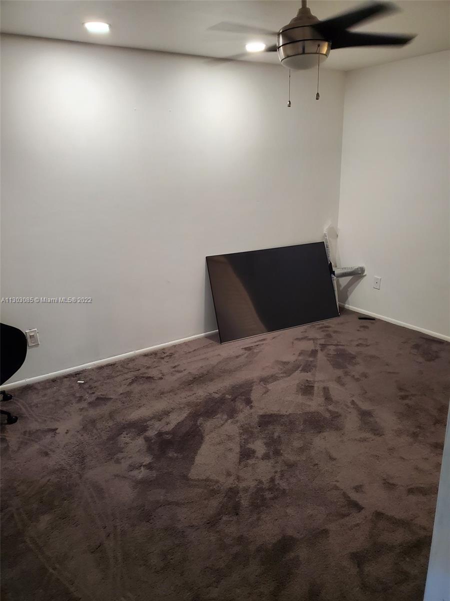 QUATRAINE CONDO - Residential