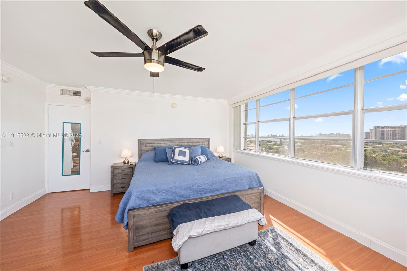 BAYVIEW TOWERS CONDO SOUT - Residential