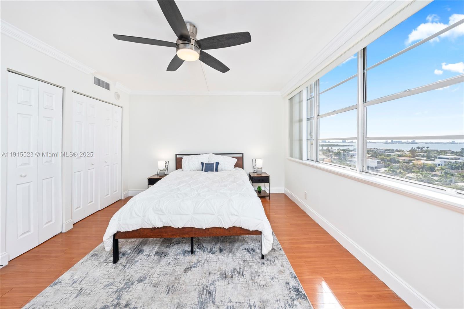 BAYVIEW TOWERS CONDO SOUT - Residential