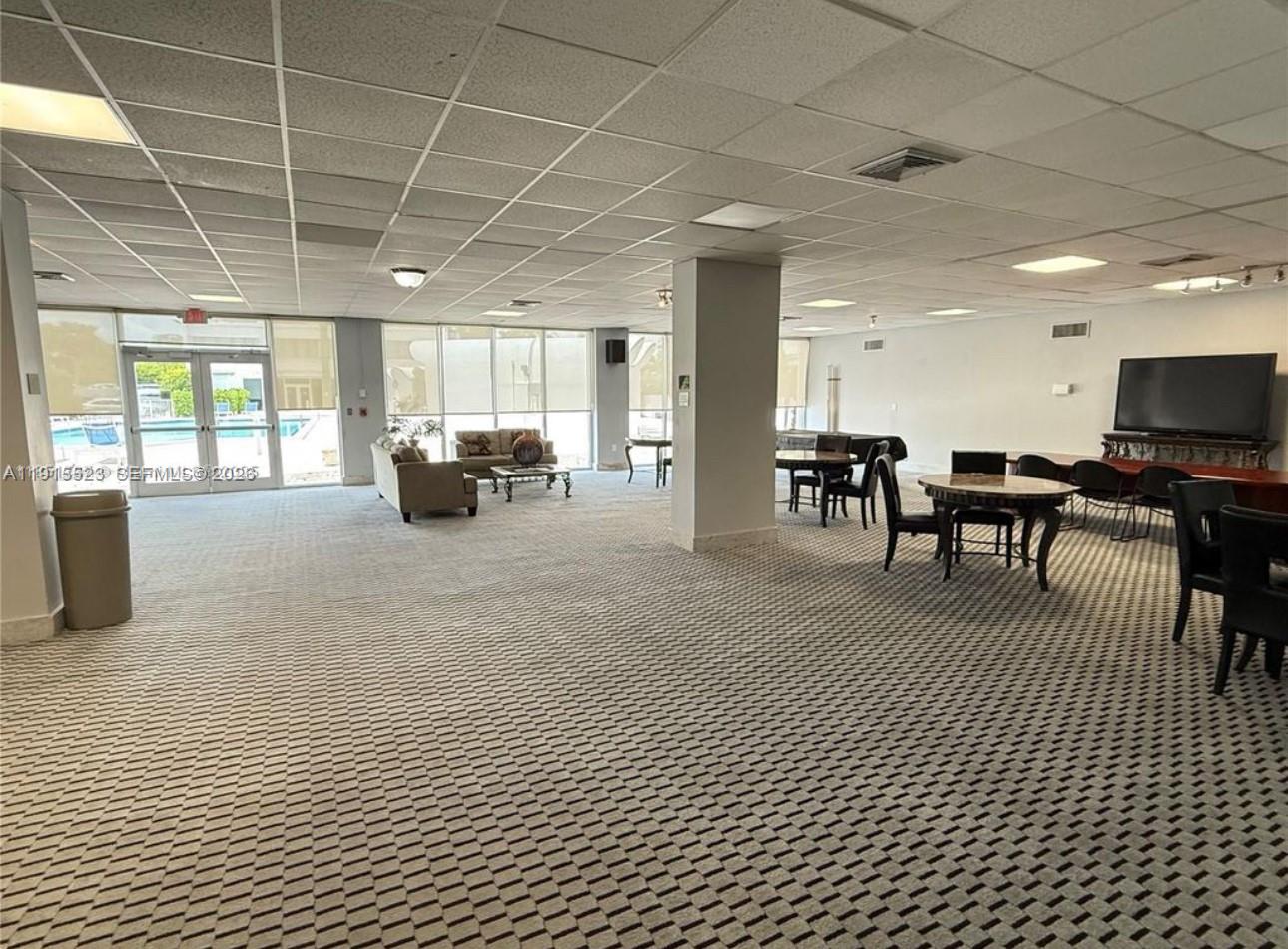 BAYVIEW TOWERS CONDO SOUT - Residential