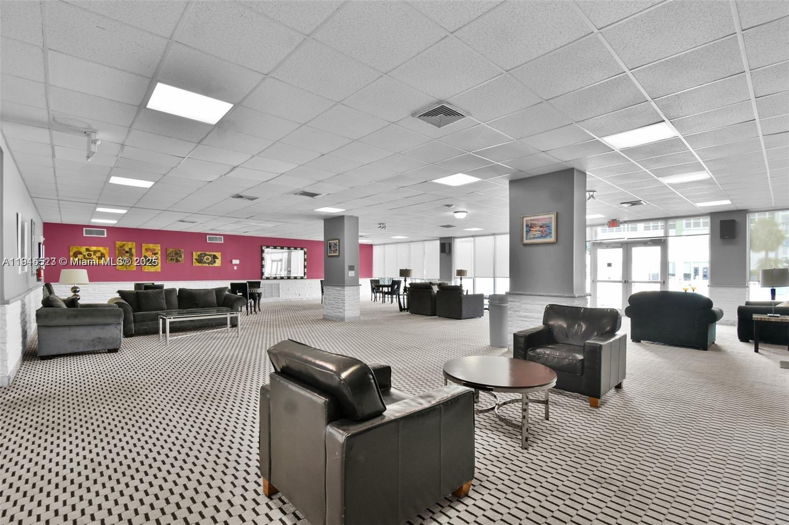 BAYVIEW TOWERS CONDO SOUT - Residential