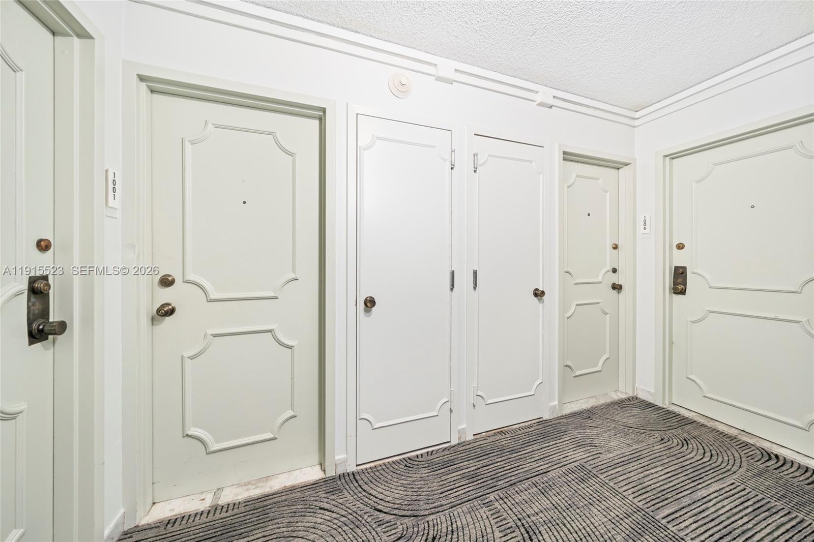 BAYVIEW TOWERS CONDO SOUT - Residential