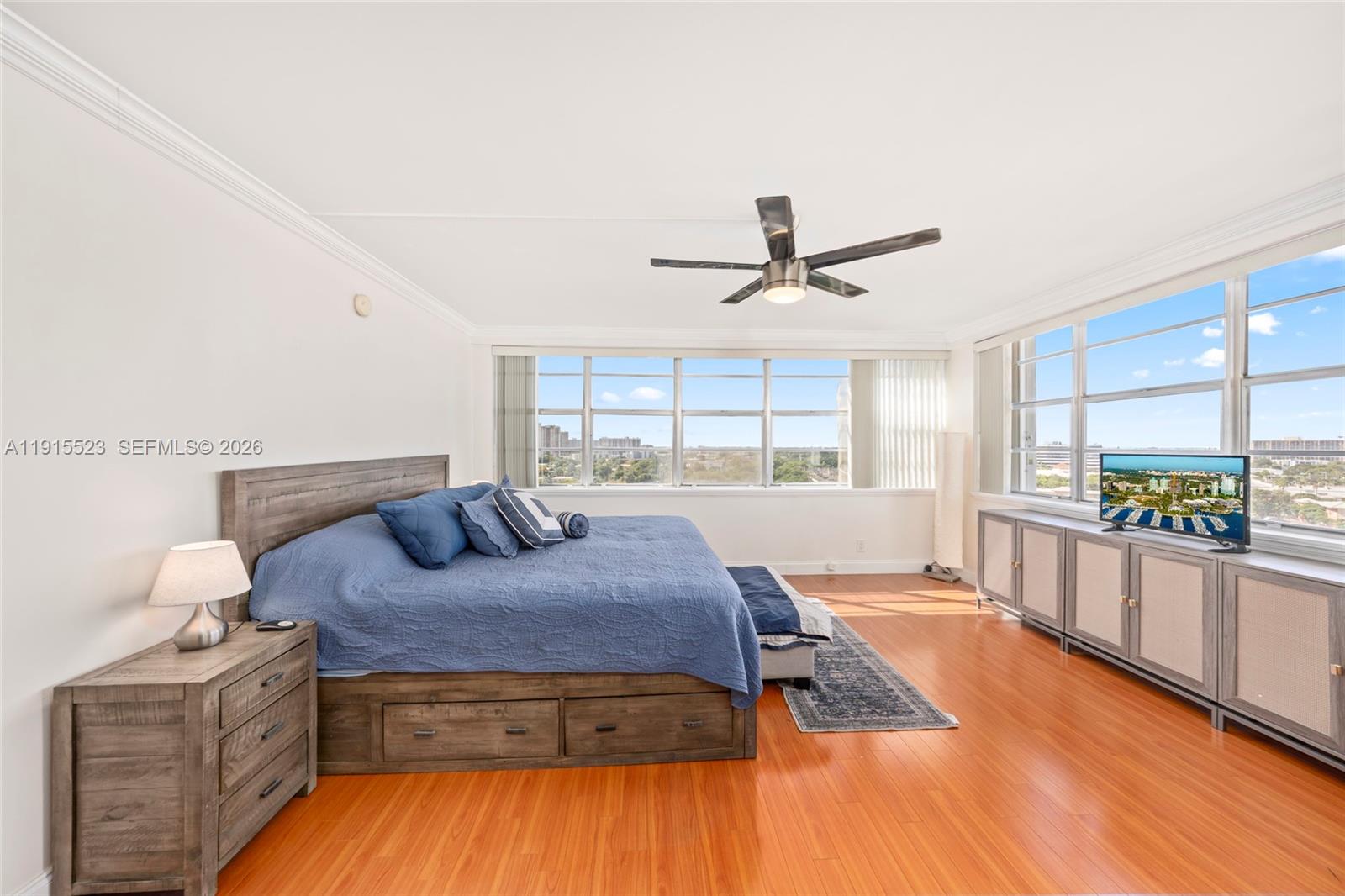 BAYVIEW TOWERS CONDO SOUT - Residential