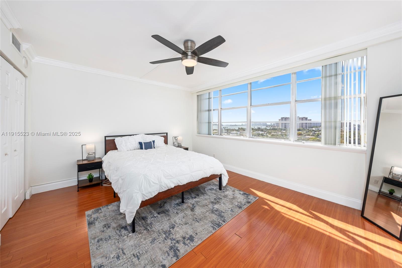 BAYVIEW TOWERS CONDO SOUT - Residential