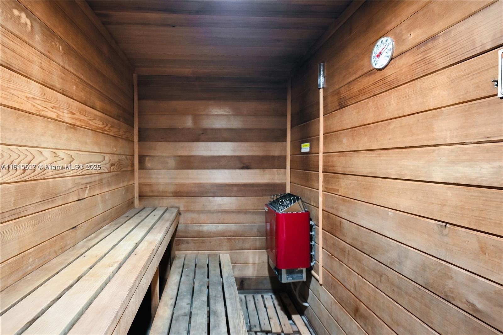 BAYVIEW TOWERS CONDO SOUT - Residential