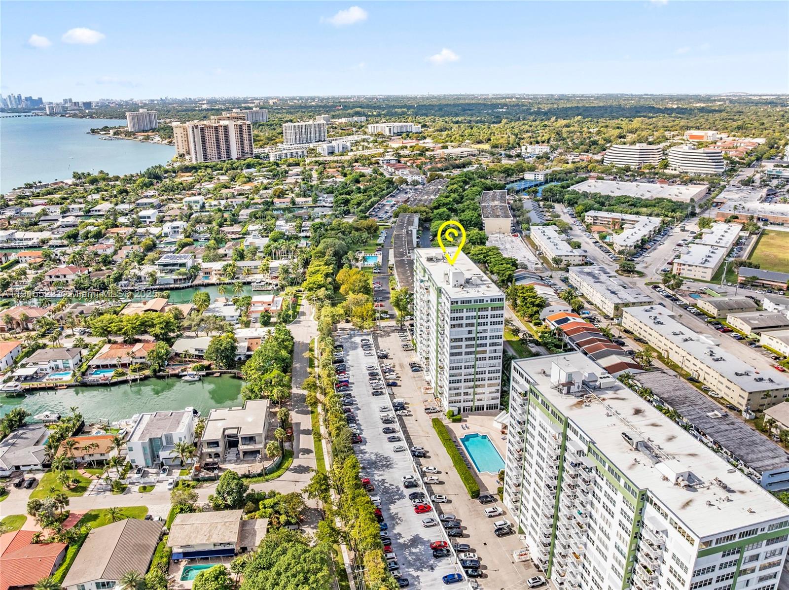 BAYVIEW TOWERS CONDO SOUT - Residential