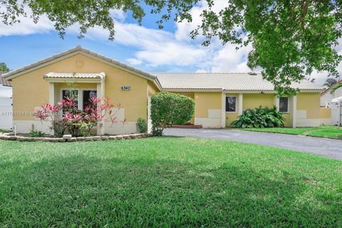 6340 NW 198th Ter Hialeah FL 33015