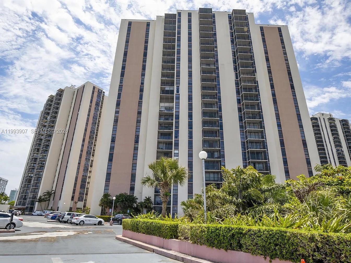 CORONADO CONDO- TOWER II - Residential Lease