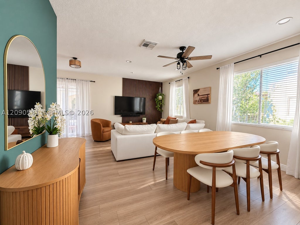 Photo of 2913 S Greenleaf Cir, Boynton Beach, FL 33426 (MLS # A12090581)
