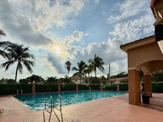 VENETIA GARDENS SOUTH CON - Residential