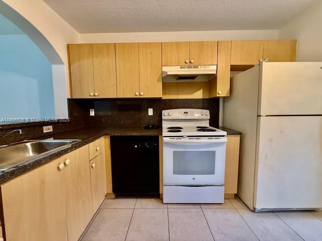 VENETIA GARDENS SOUTH CON - Residential