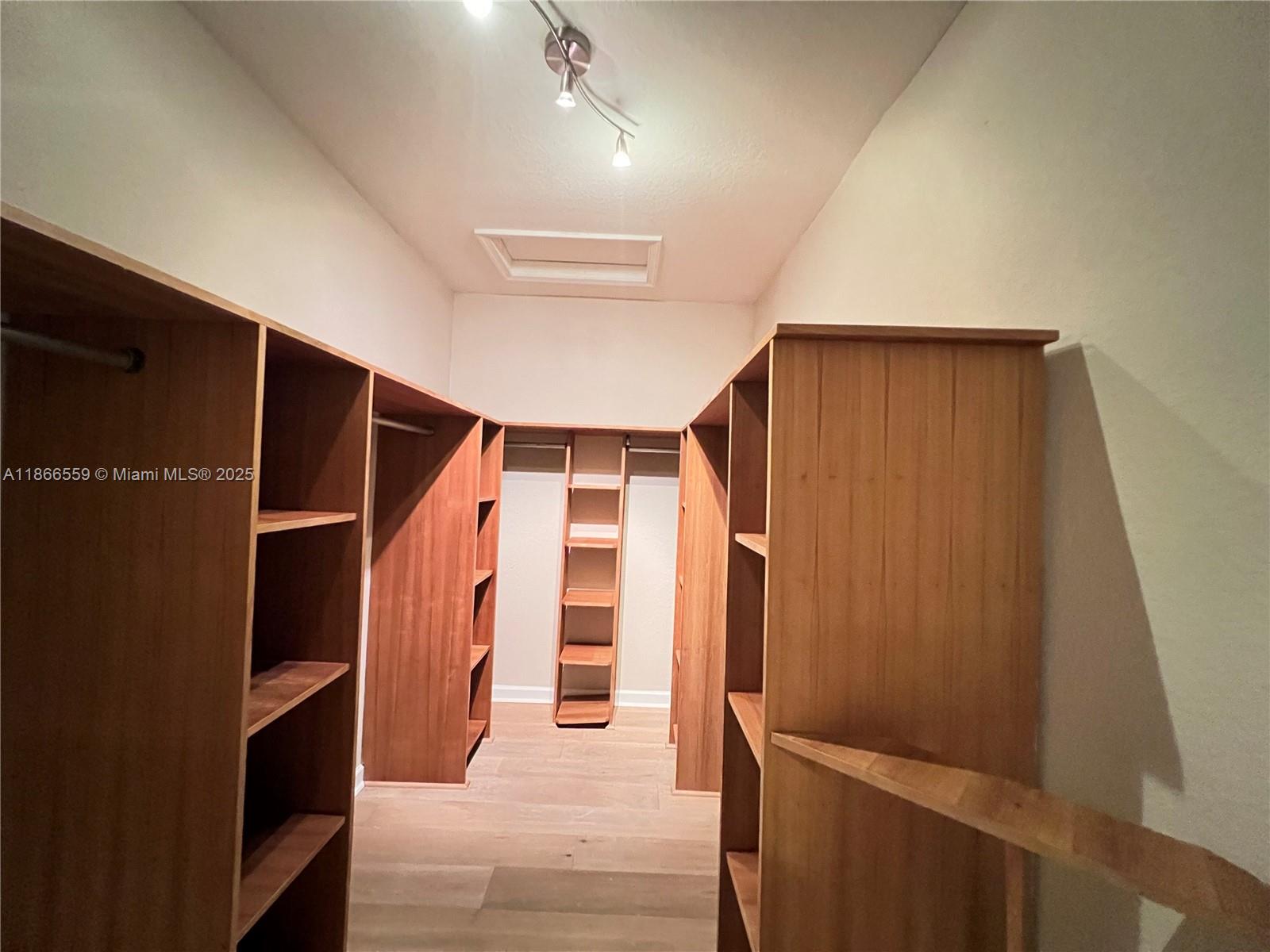 CUTLER CAY - Residential Lease