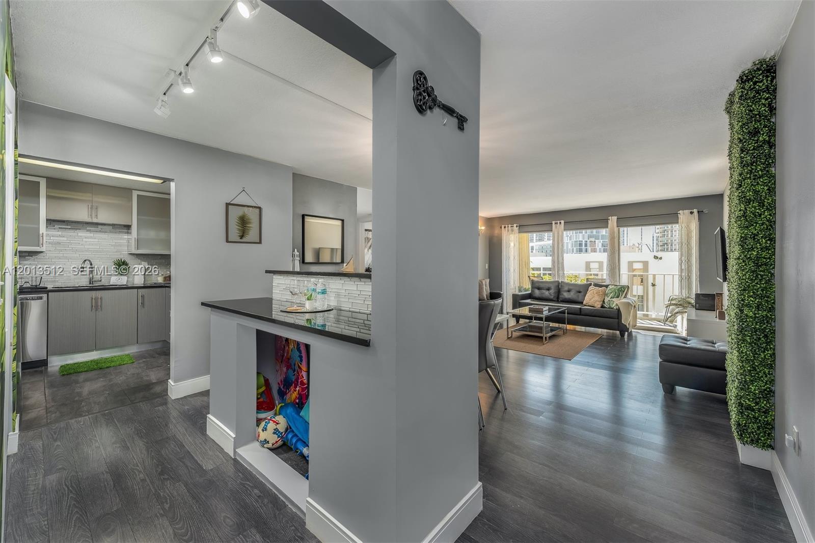 MARBELLA TOWER CONDO - Residential