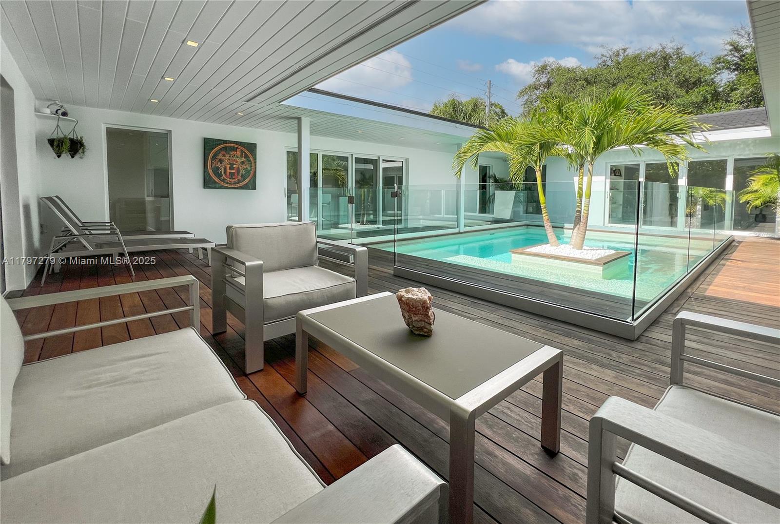 Property for Sale at 4001 Monserrate St, Coral Gables, Broward County, Florida - Bedrooms: 4 
Bathrooms: 5  - $3,999,000