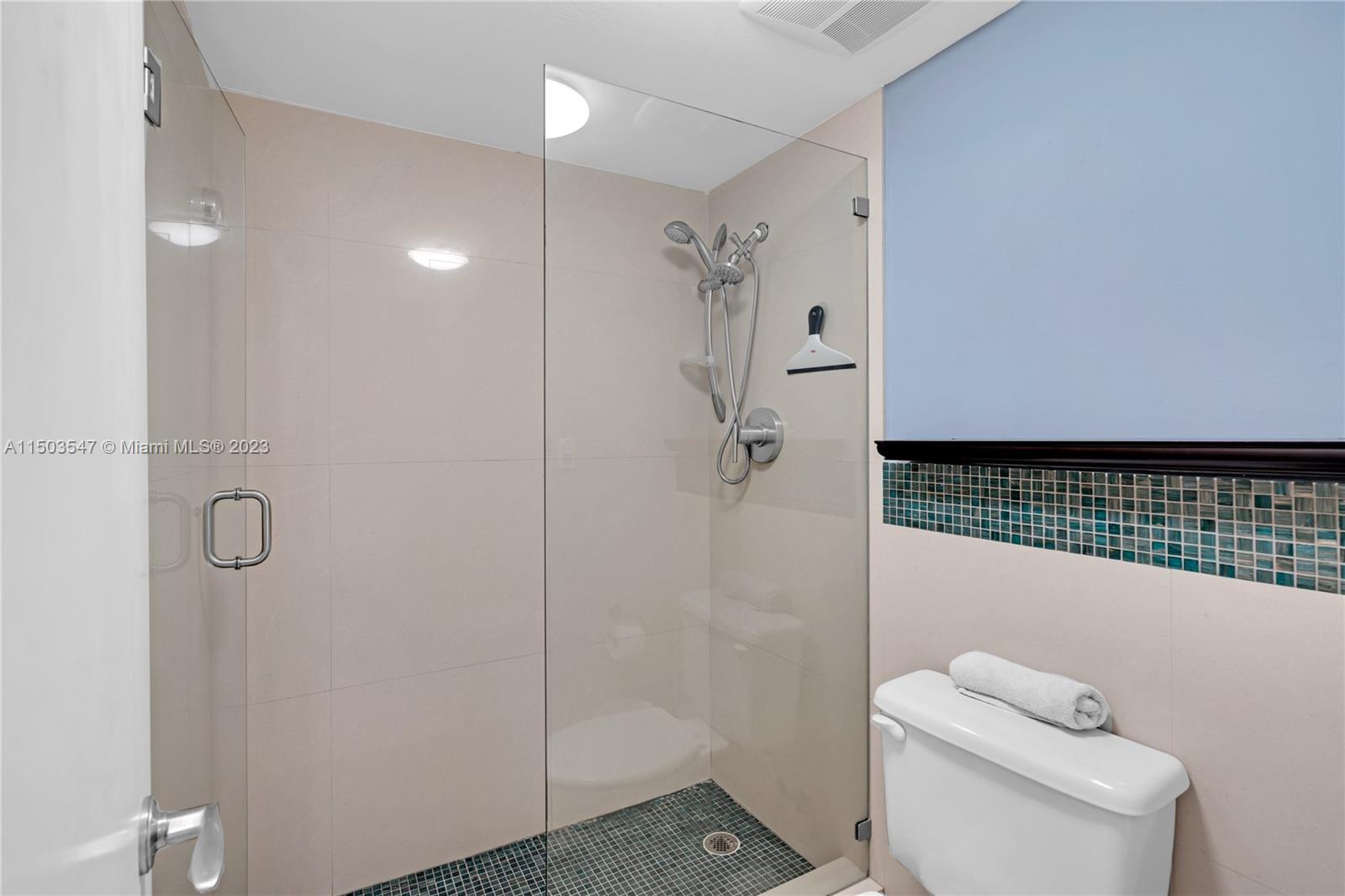 RONEY PALACE CONDO - Residential