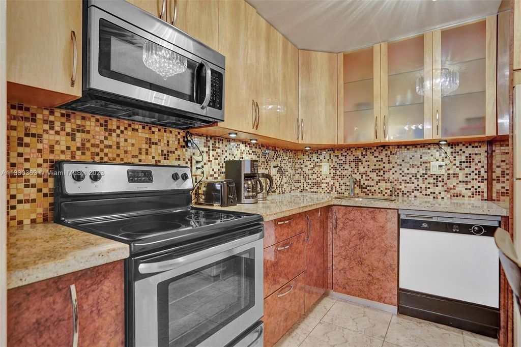 Photo of 3180 S Ocean Dr #1118, Hallandale Beach, FL 33009 (MLS # A11330369)