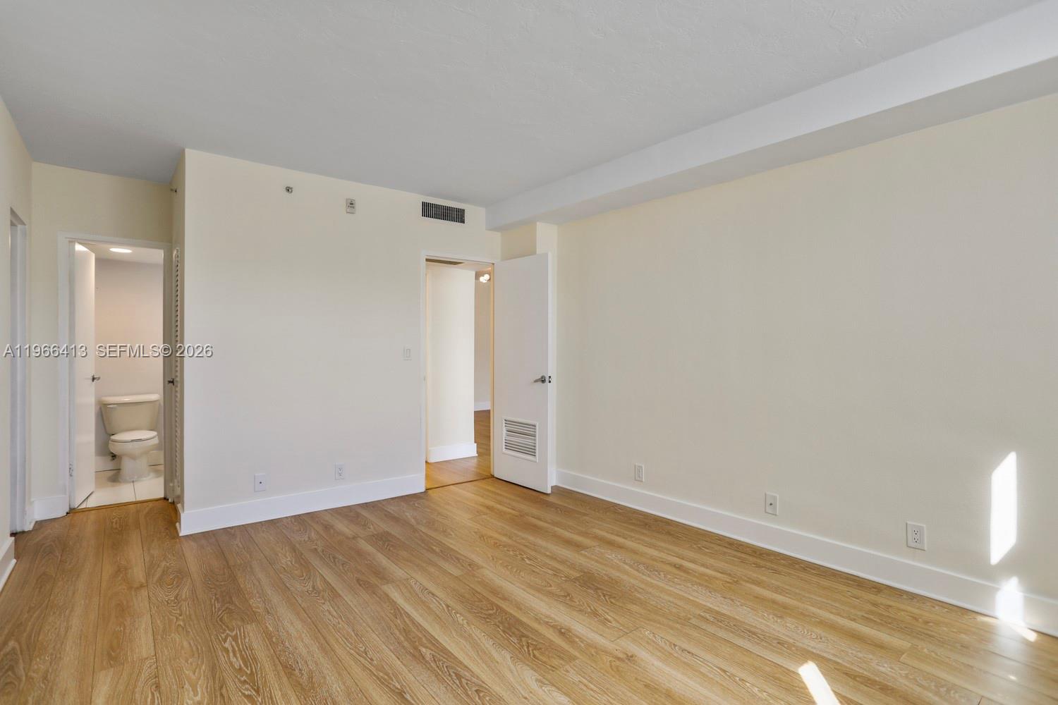 RESIDENCES ON HOLLYWOOD B - Residential