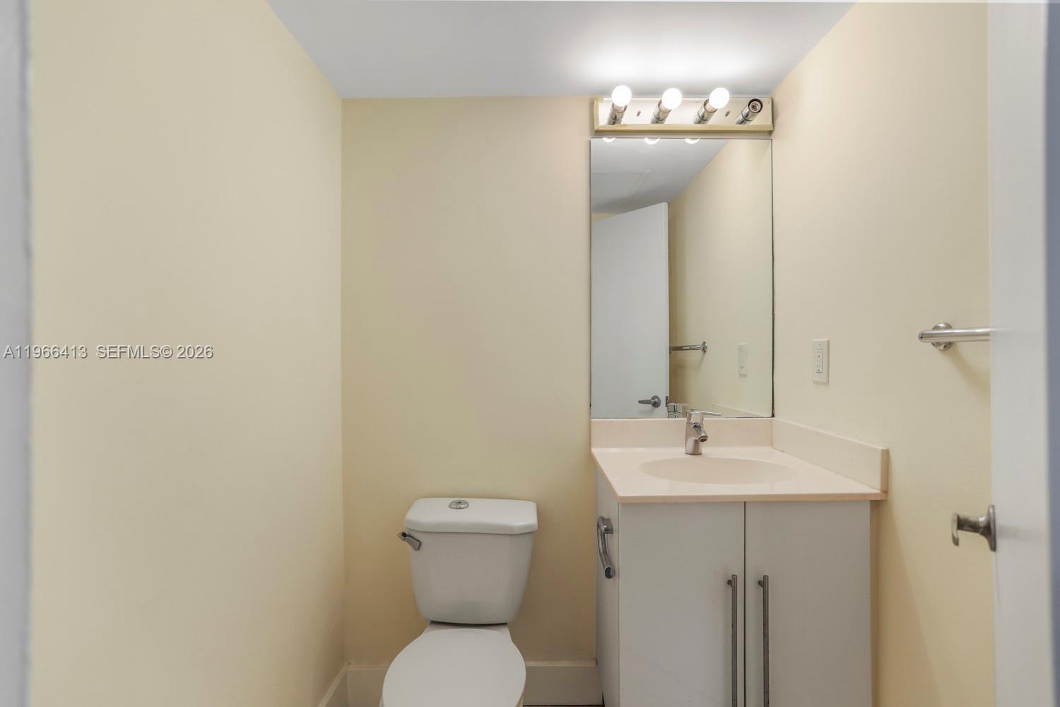 RESIDENCES ON HOLLYWOOD B - Residential