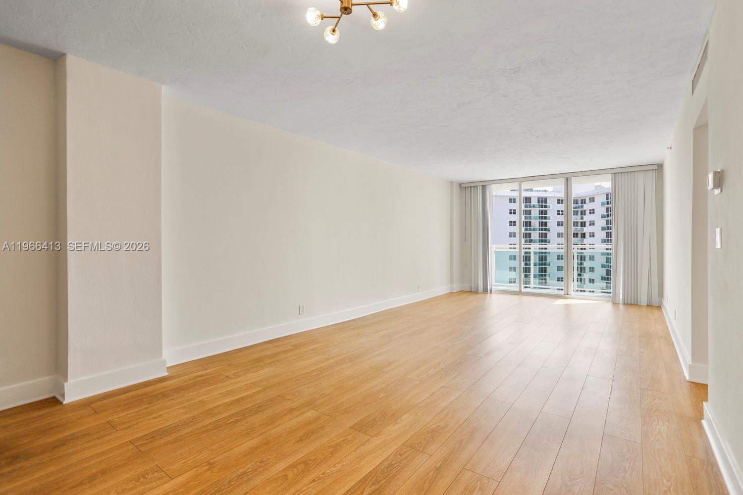 RESIDENCES ON HOLLYWOOD B - Residential