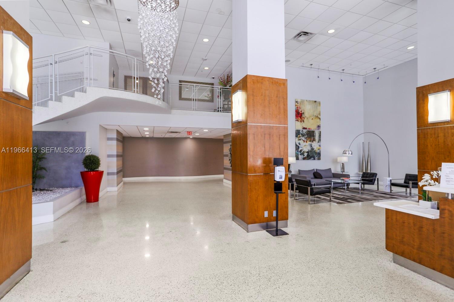 RESIDENCES ON HOLLYWOOD B - Residential