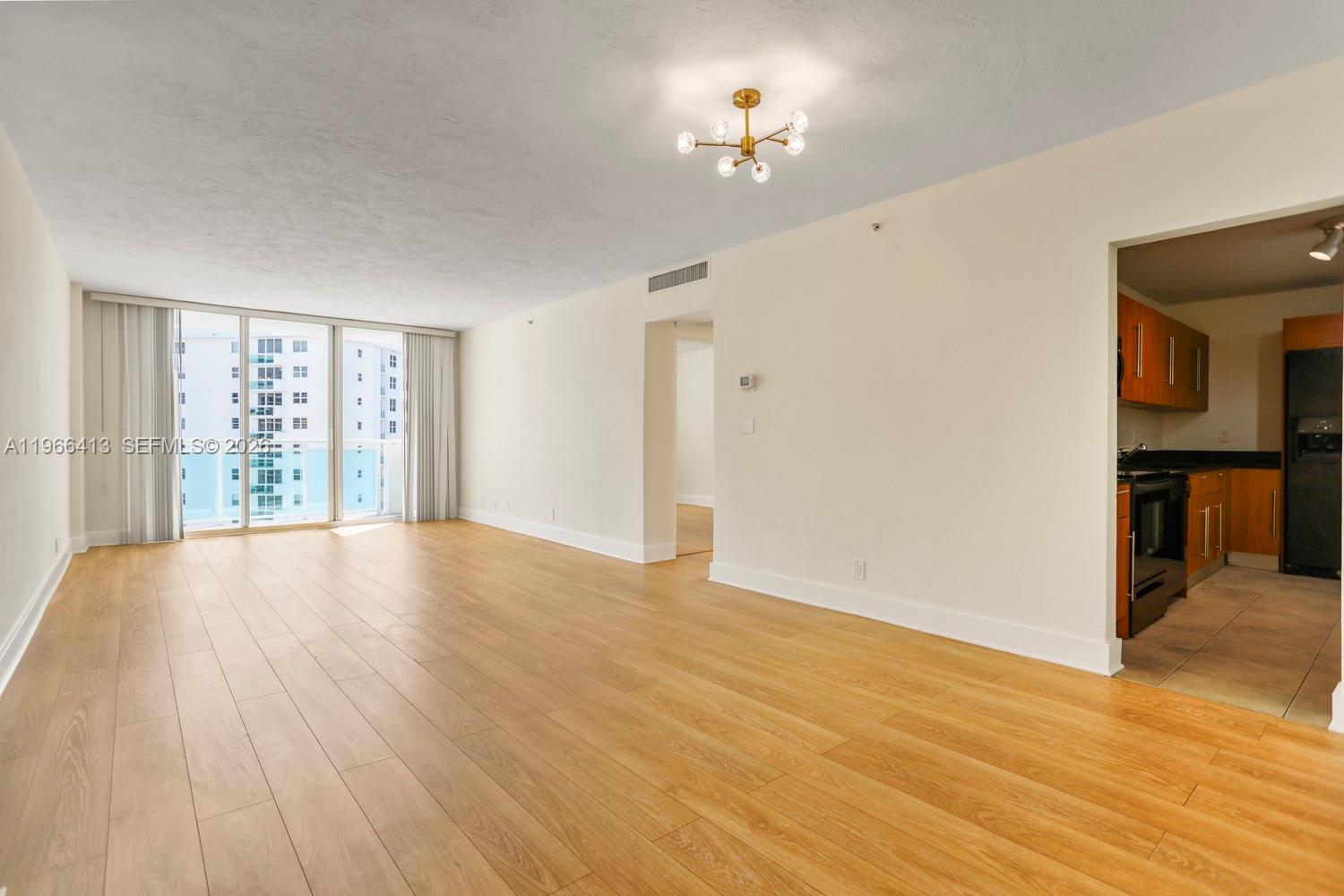 RESIDENCES ON HOLLYWOOD B - Residential