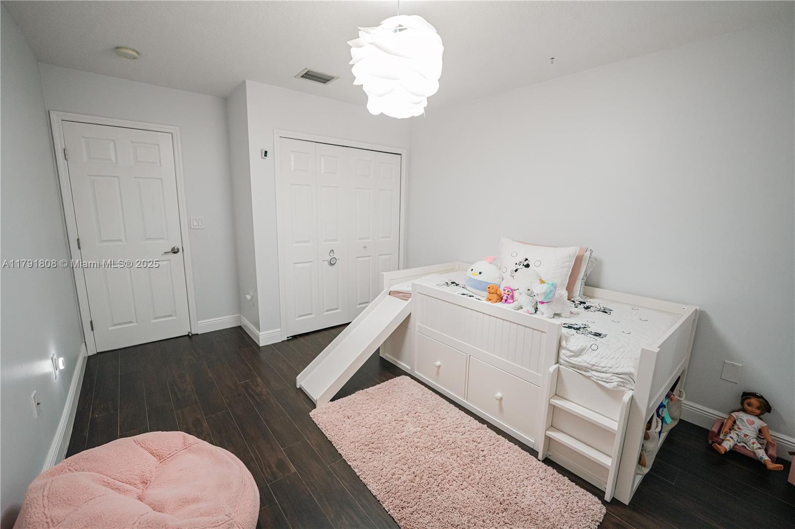 CRISTAL VILLAS CONDO - Residential