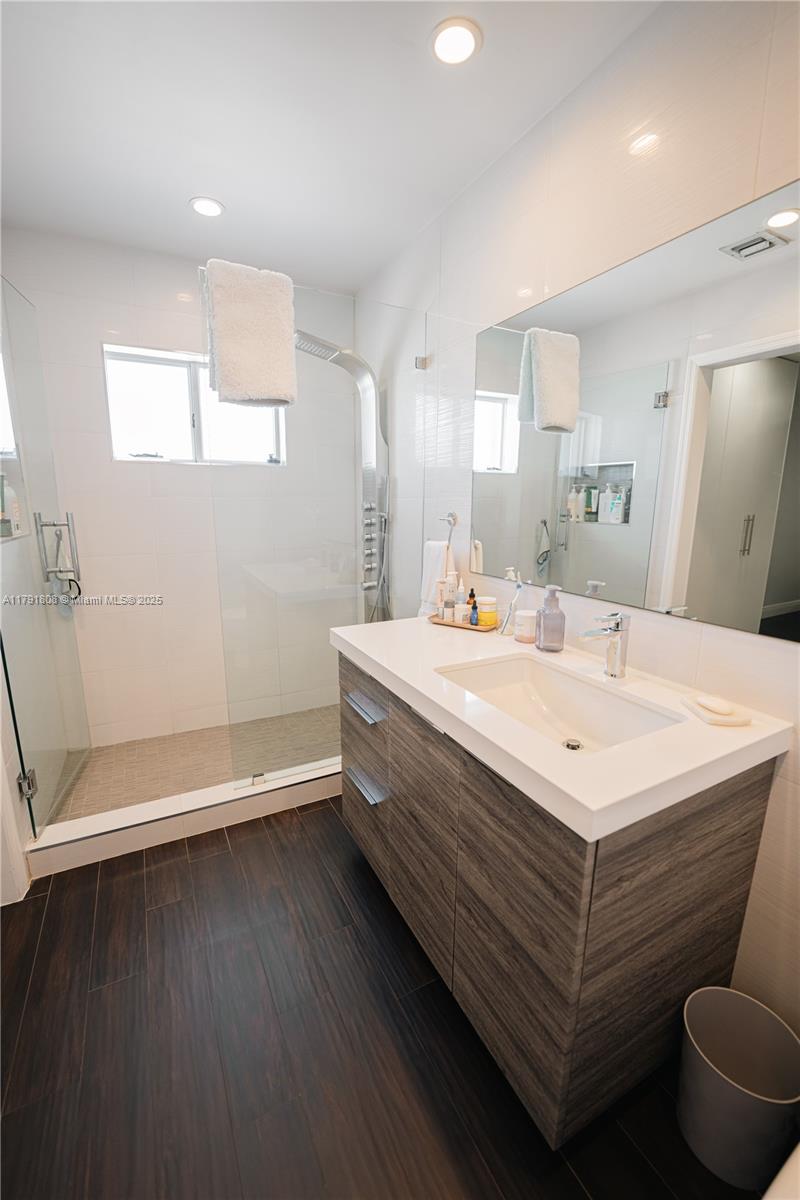 CRISTAL VILLAS CONDO - Residential