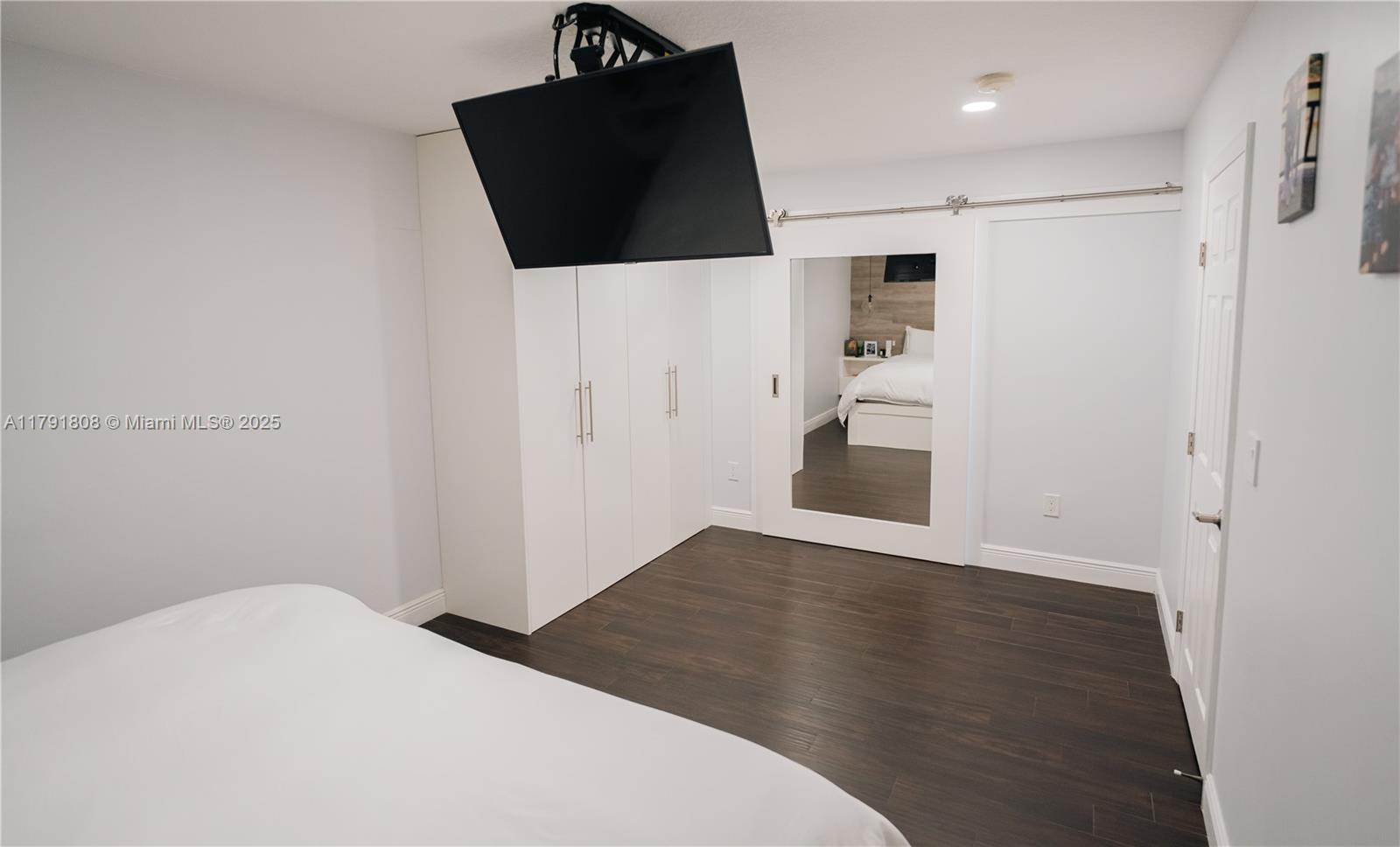 CRISTAL VILLAS CONDO - Residential