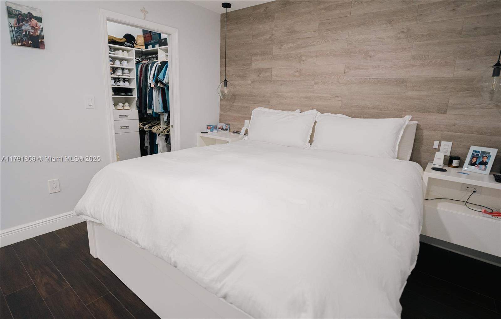 CRISTAL VILLAS CONDO - Residential