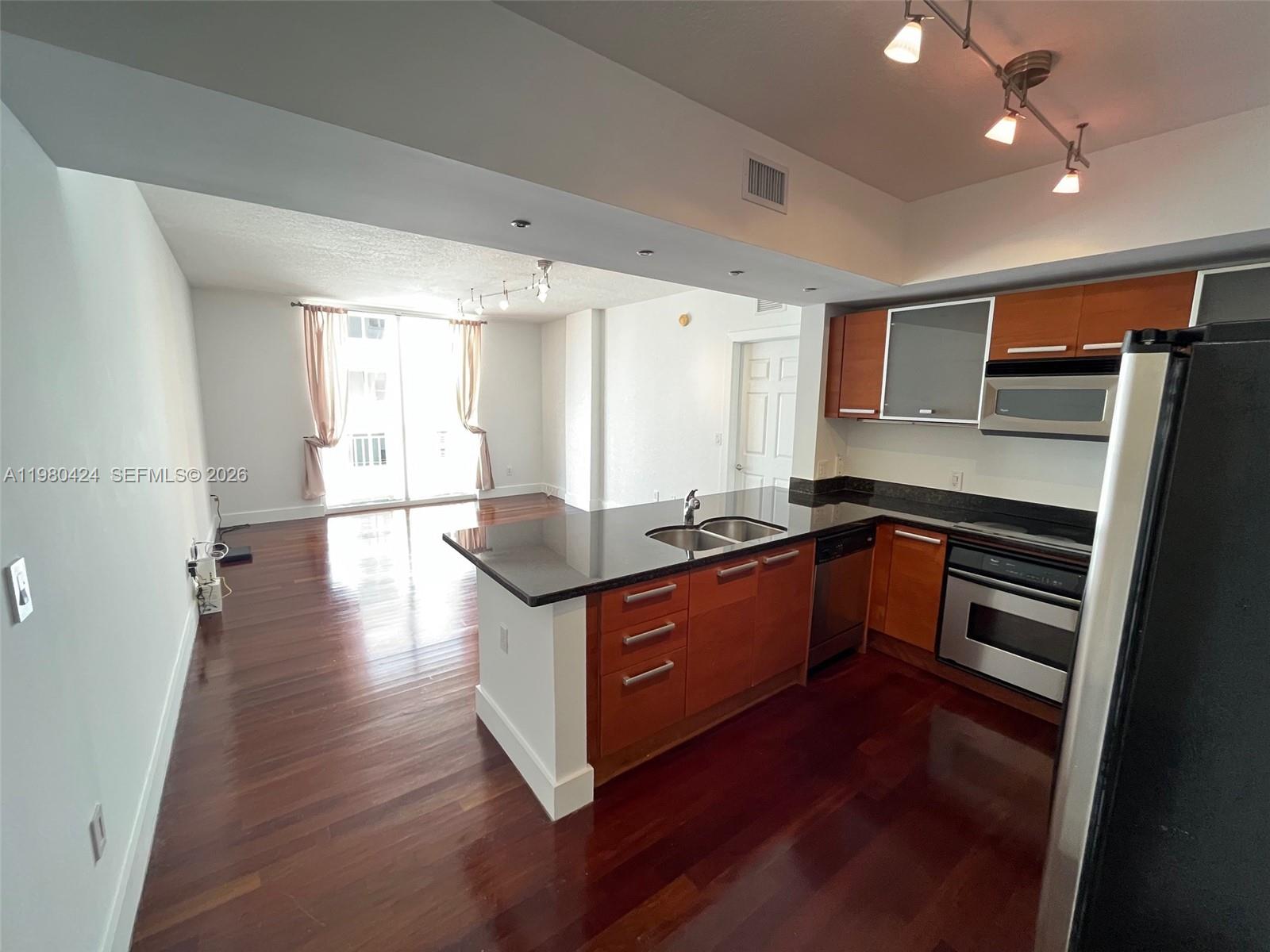 THE MINORCA CONDO - Residential